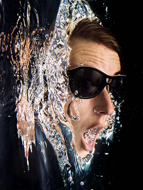 Retrato bajo el agua de la serie Fish Heads del fotógrafo Tim Tadder