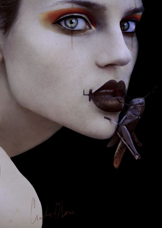 Cristina Otero: la joven fotógrafa que convirtió el autorretrato en arte