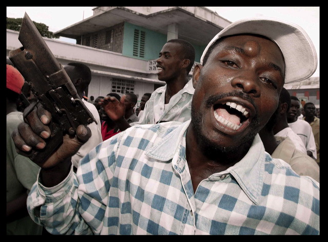 otoperiodismo mexicano en acción durante una cobertura internacional.