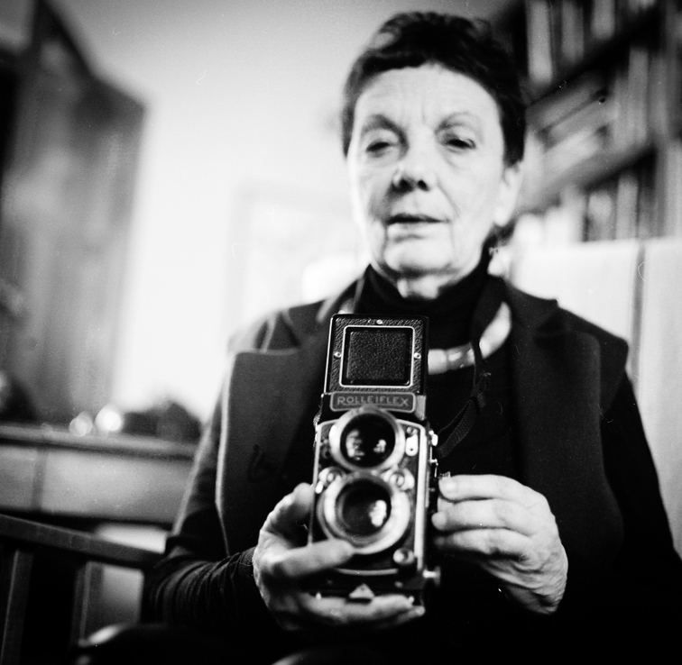 Retrato Graciela Iturbide fotógrafa mexicana famosa por retratar comunidades indígenas