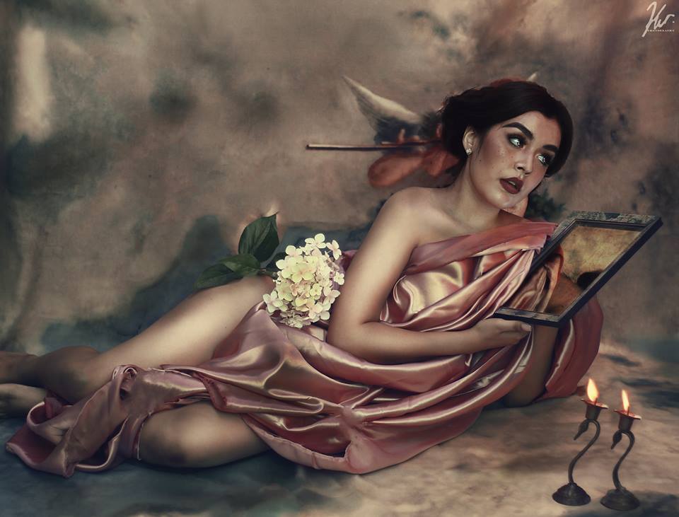 ‘Echo’ - Krishna Valdez, autorretrato de estilo pictórico y atmósfera introspectiva.