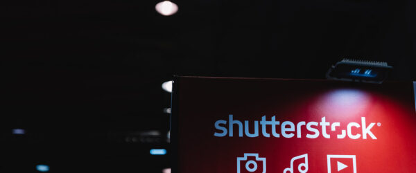 Shutterstock convocatoria LGBTQ+ para fotografos creadores artistas festival de foto