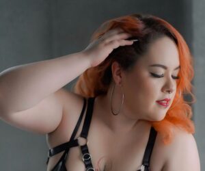 Luz natural y retrato íntimo en sesión boudoir fotografa Di Martini 2